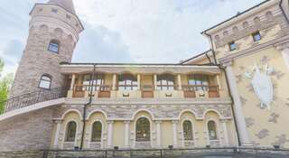 Гостиница Ritsarskiy Dvor Hotel Патроны-0